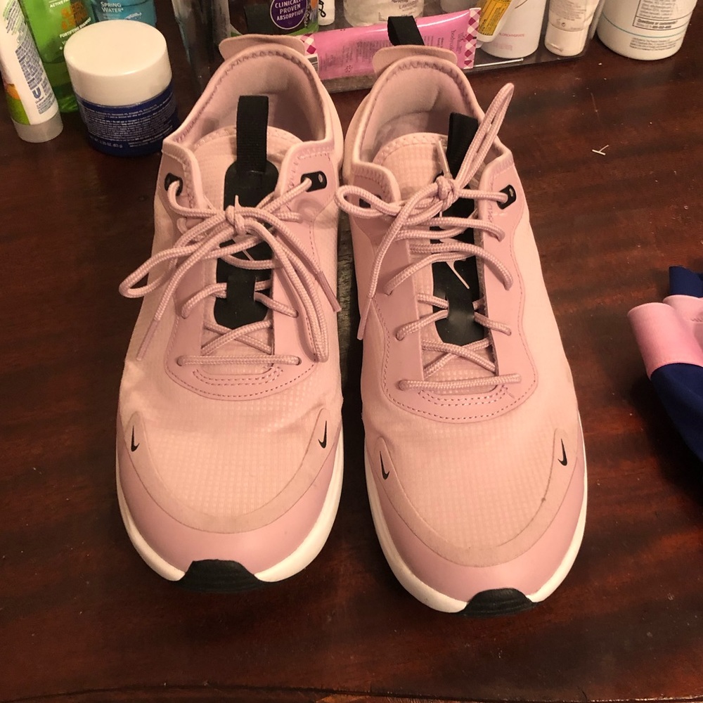 Pink Nike Airmax